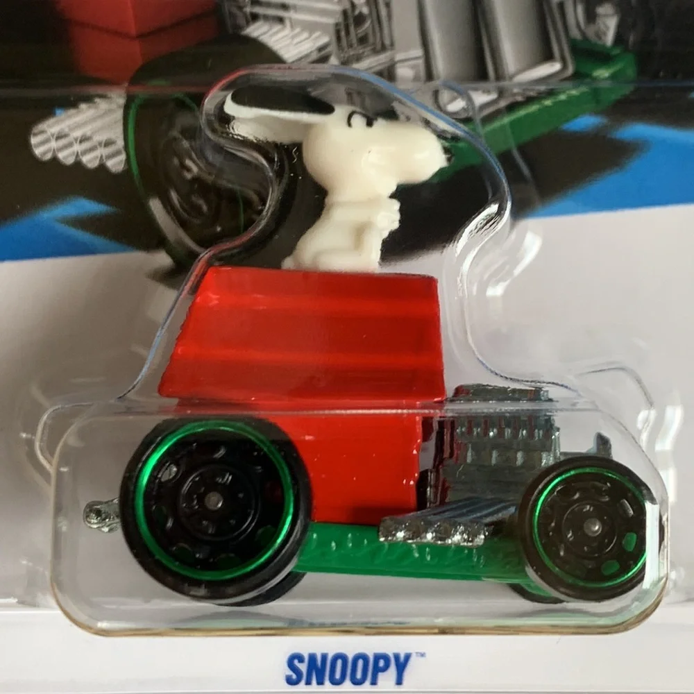 Peanuts Snoopy DogHouse Hot Wheels Hotwheels Mattel 75 Year Anniversary Car New